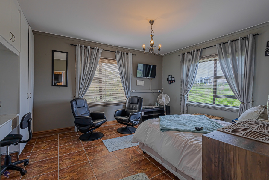 4 Bedroom Property for Sale in Myburgh Park Western Cape